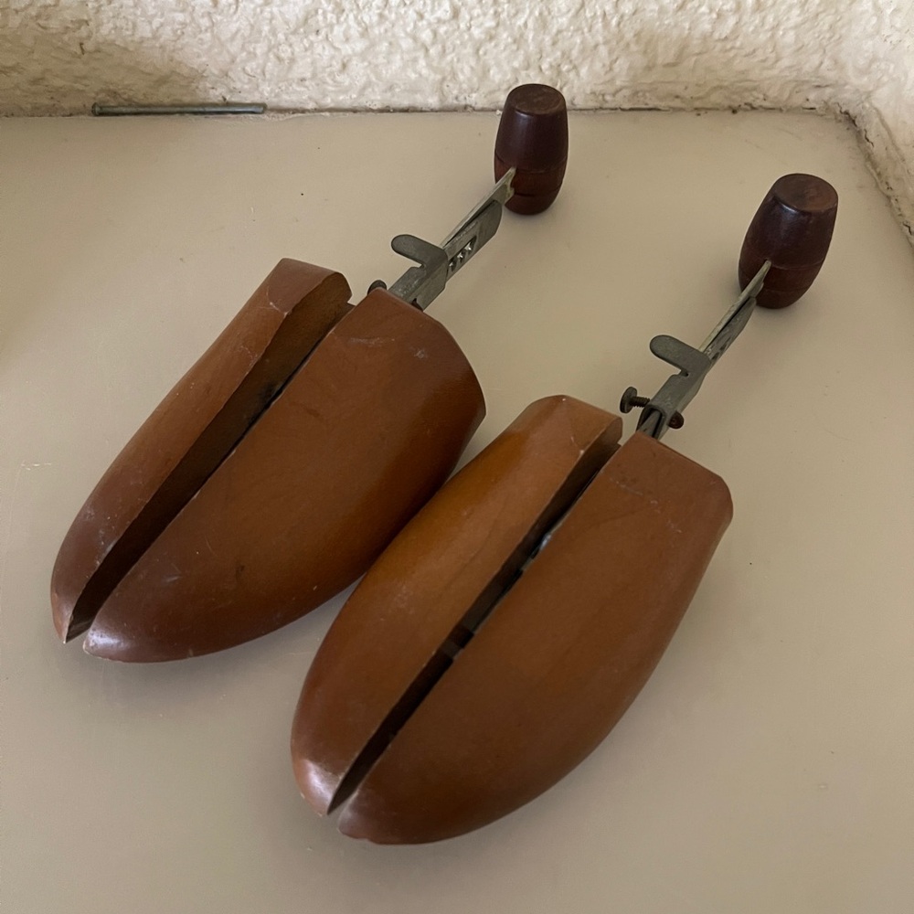 Vintage Wooden Split Shoe Stretcher Tree Fits Size 5-11